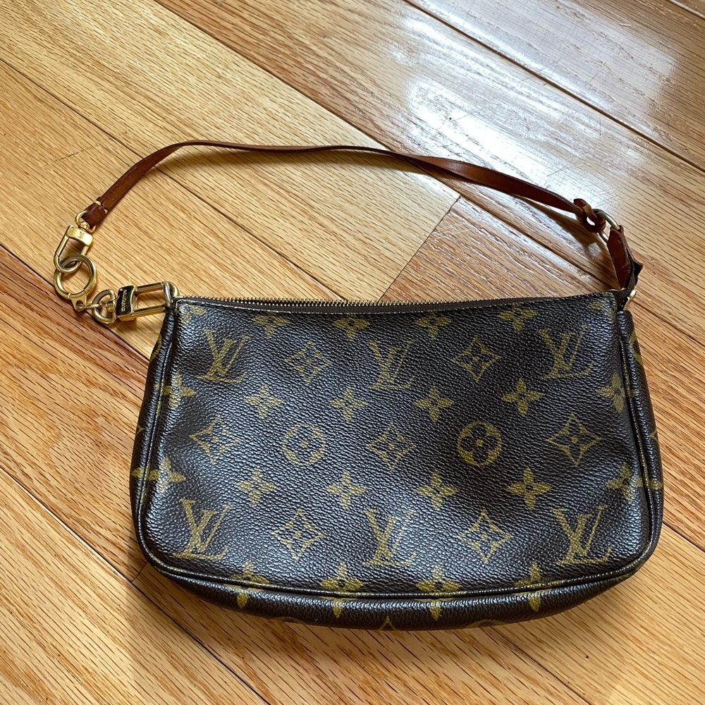 Louis Vuitton Monogram Pochette